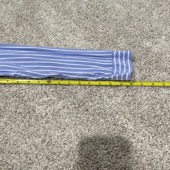 EUC Abercrombie button down- XS - Picture 6 of 7